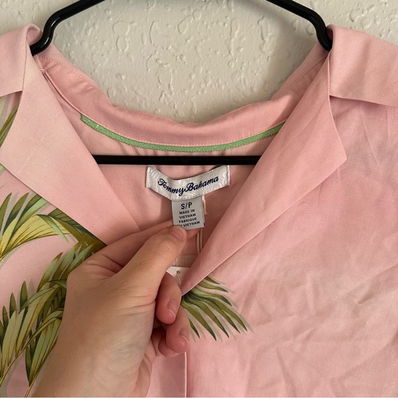 Tommy Bahama NWT 100% Silk Artist Series ‘23 Perfect Paradise Talulla Camp Shirt - Picture 8 of 9